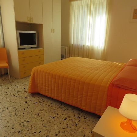 Alla Foce Del Magra - Appartamenti Sul Fiume Con Posto Barca Vicino Cinque Terre 阿梅利亚 外观 照片